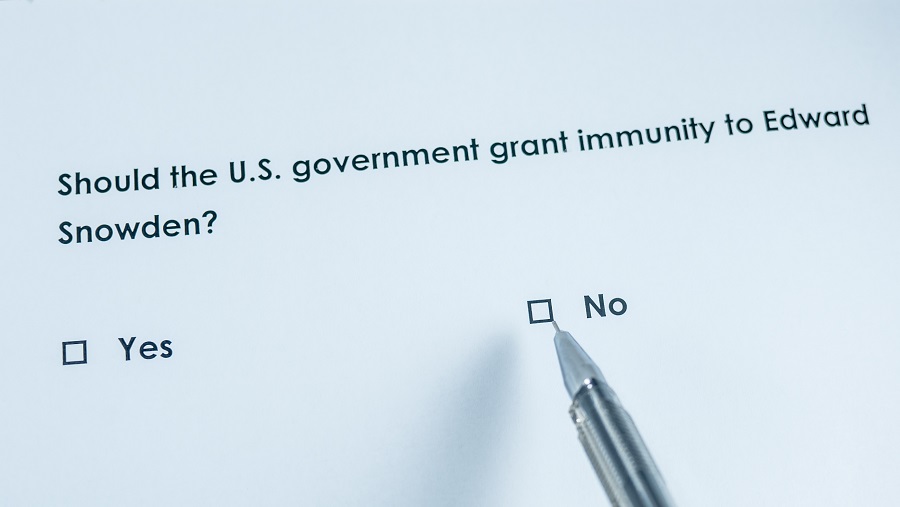 should-the-US-government-grant-immunity-to-Edward-Snowden